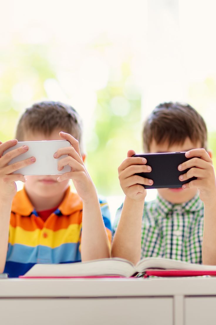 Enfant accro aux écrans